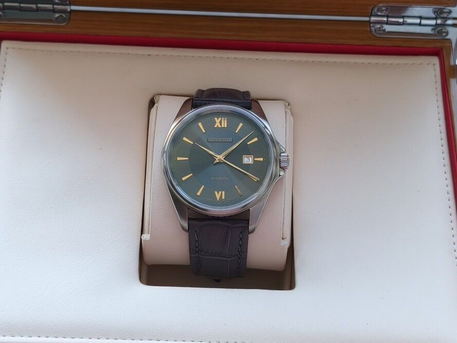 Швейцарские механические наручные часы Glycine 3868.10.RP