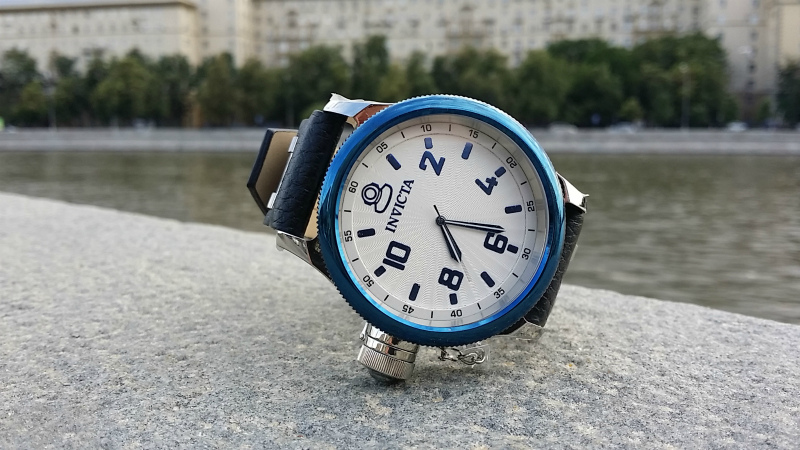 Синяя Invicta