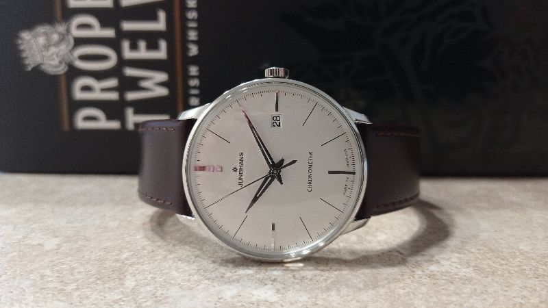 Классические наручные часы от Junghans