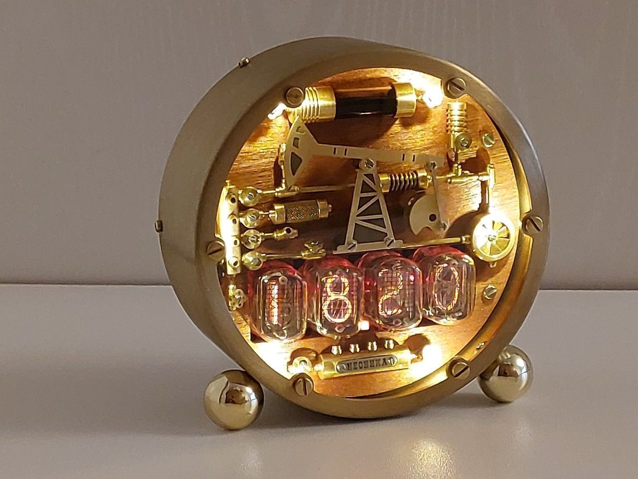 Настольные ламповые часы Nixie clock Neonica Нефть