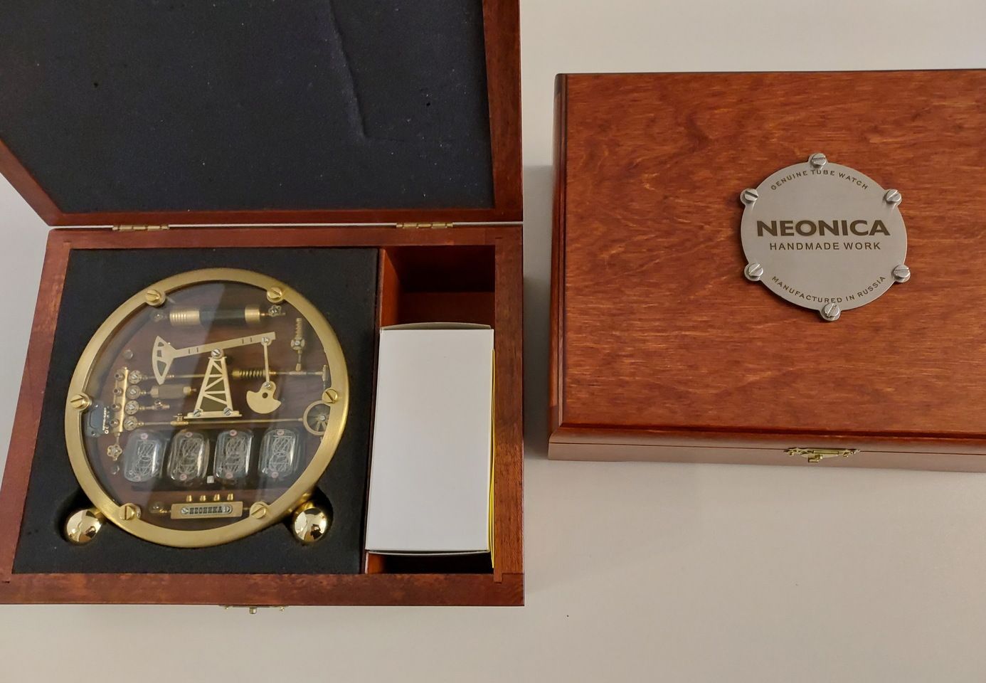 Настольные ламповые часы Nixie clock Neonica Нефть