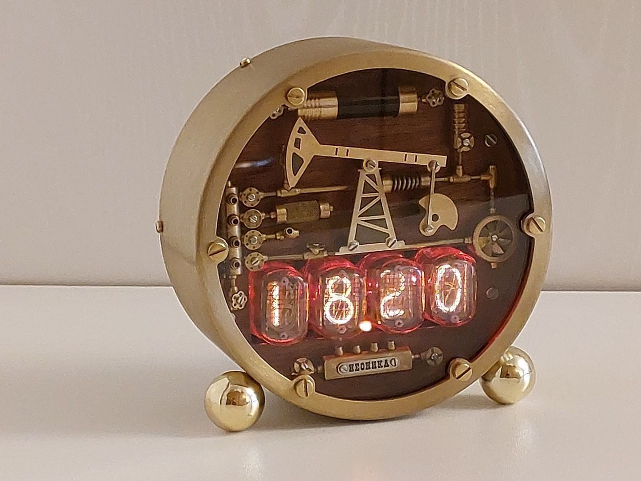 Настольные ламповые часы Nixie clock Neonica Нефть